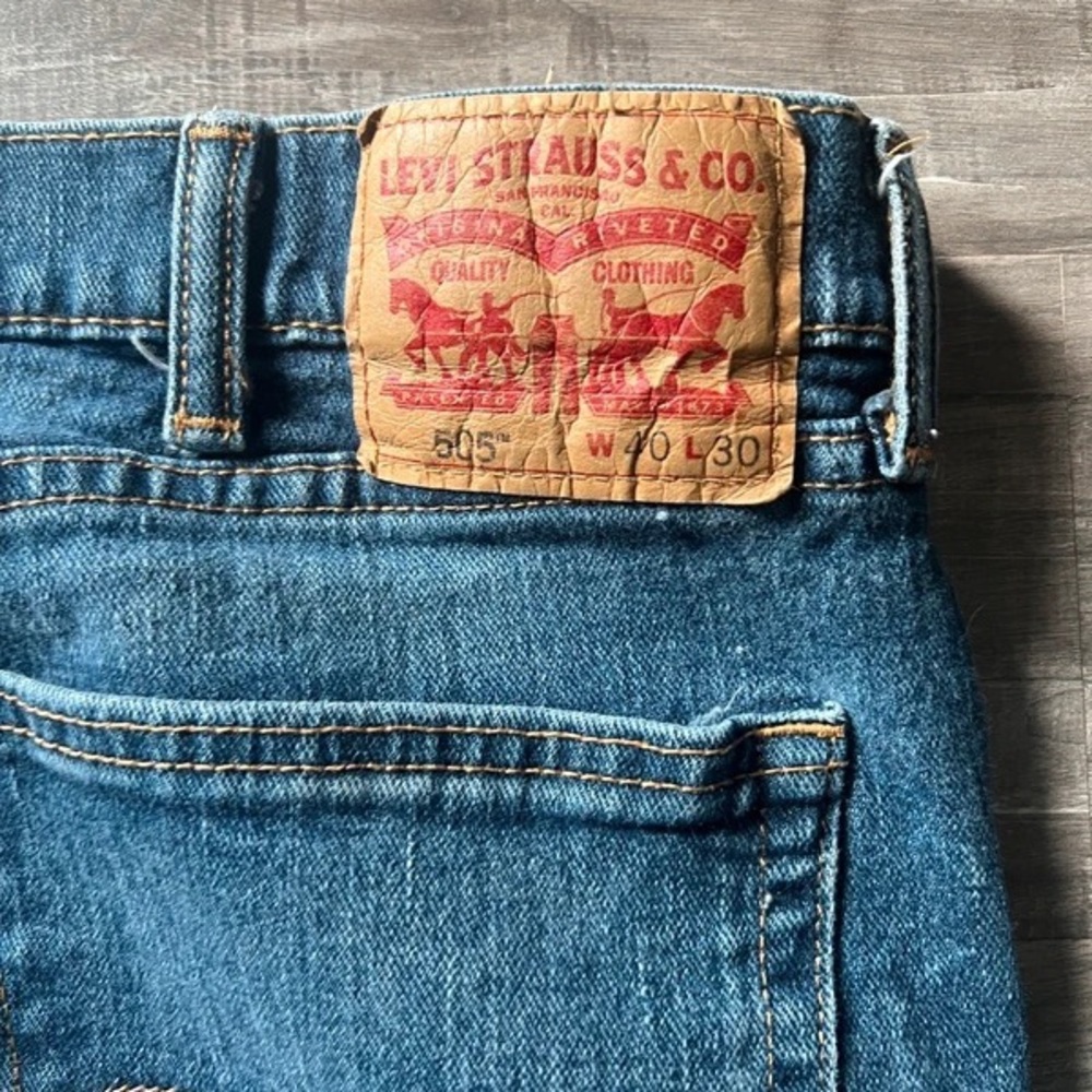 Levi's Men's Relaxed Blue Denim Jeans - Picture 3 of 3